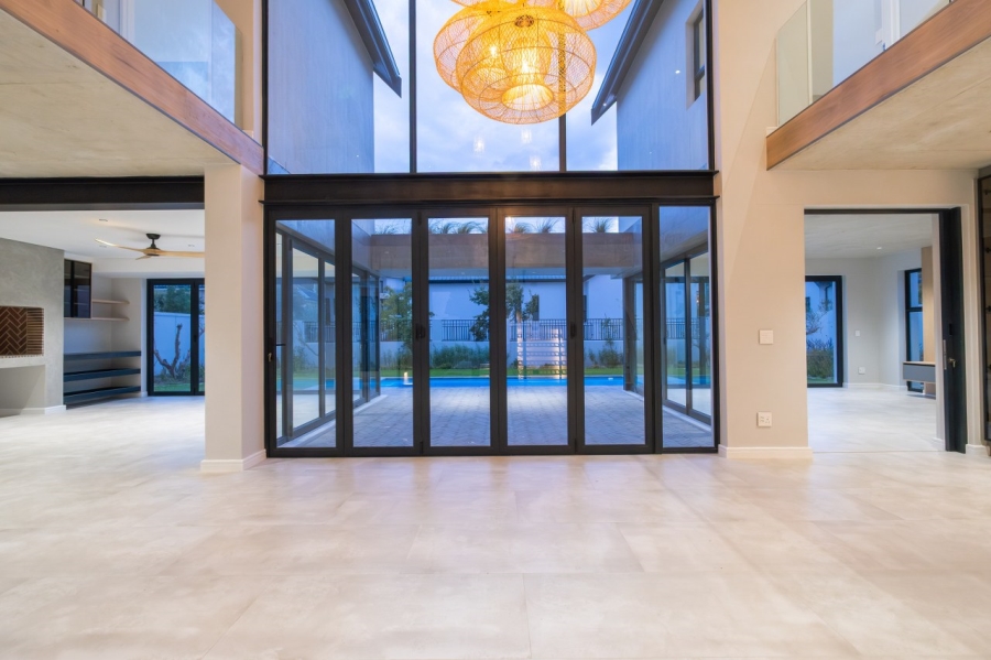 5 Bedroom Property for Sale in Val De Vie Estate Western Cape